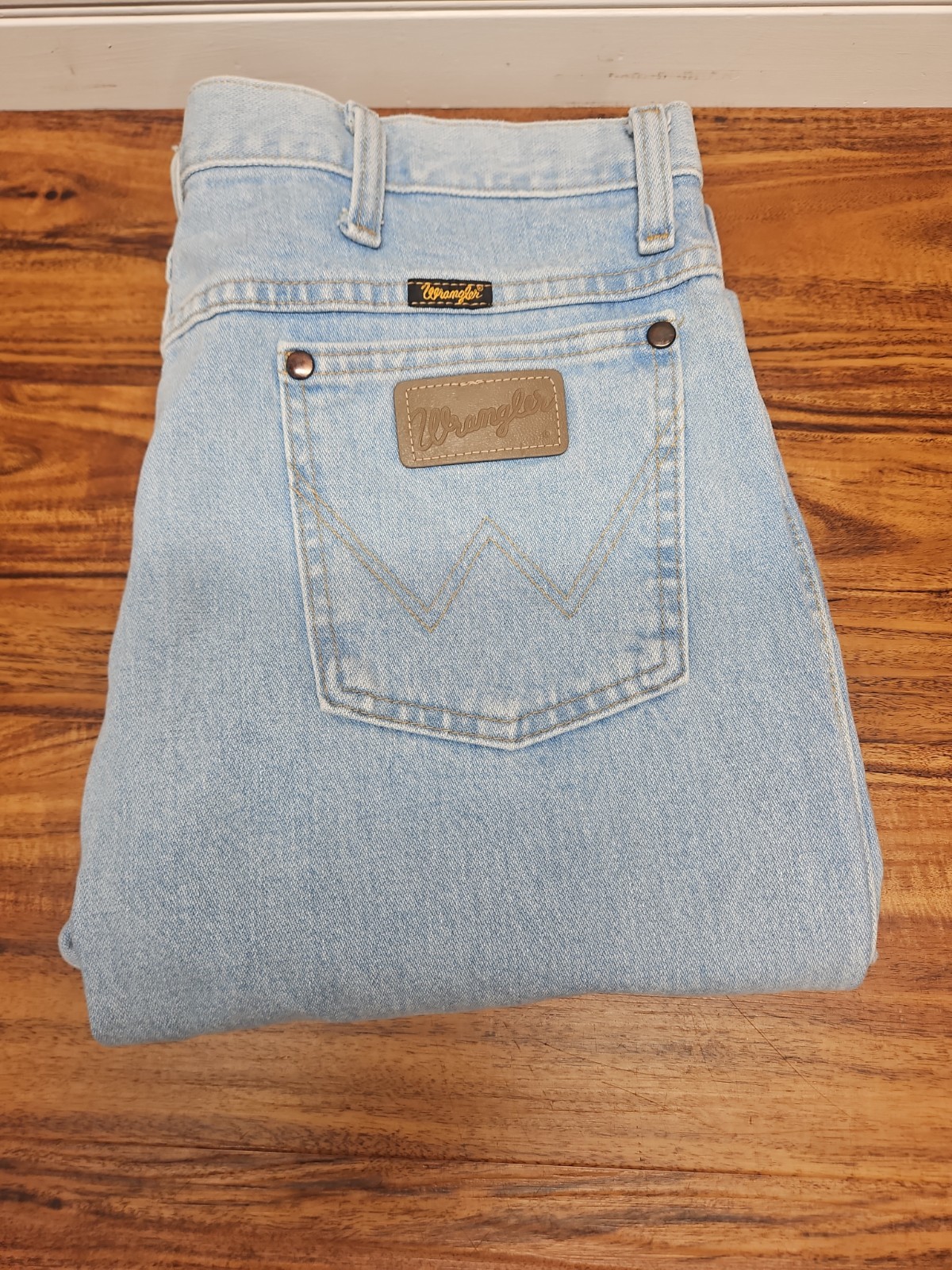 Wrangler Jeans Mens 35×32 Blue Light Wash Cowboy Cut Slim Straight Denim 936GBH