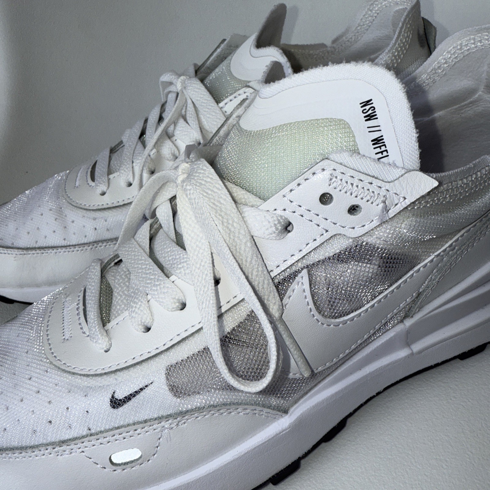 Nike Waffle One Road Running Shoes Sneakers Womens Size 9 White Black DC2533-103