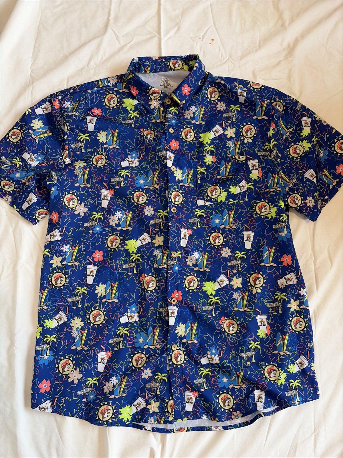 Buc-ees Hawaiian Men’s Camp Shirt XL Blue Beaver Palm Tree Soda Cup Surfboard