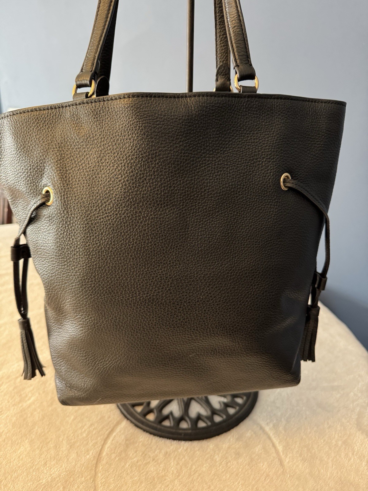 Coach Black Pebbled Tote Horse Carriage Logo, Magnetic, Detachable Strap