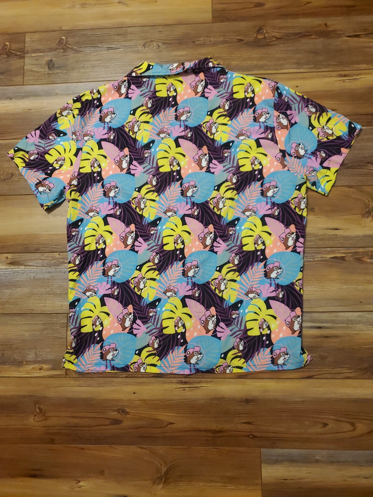 Buc-ees Mens Sz Large Hawaiian AOP Button Up Shirt Tropical Surf Beaver Print