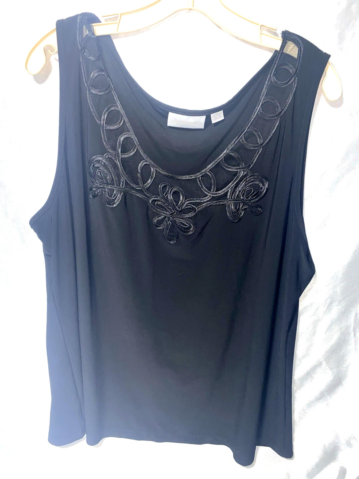 Avenue Sleeveless Woman’s Top 18/20 With Lace