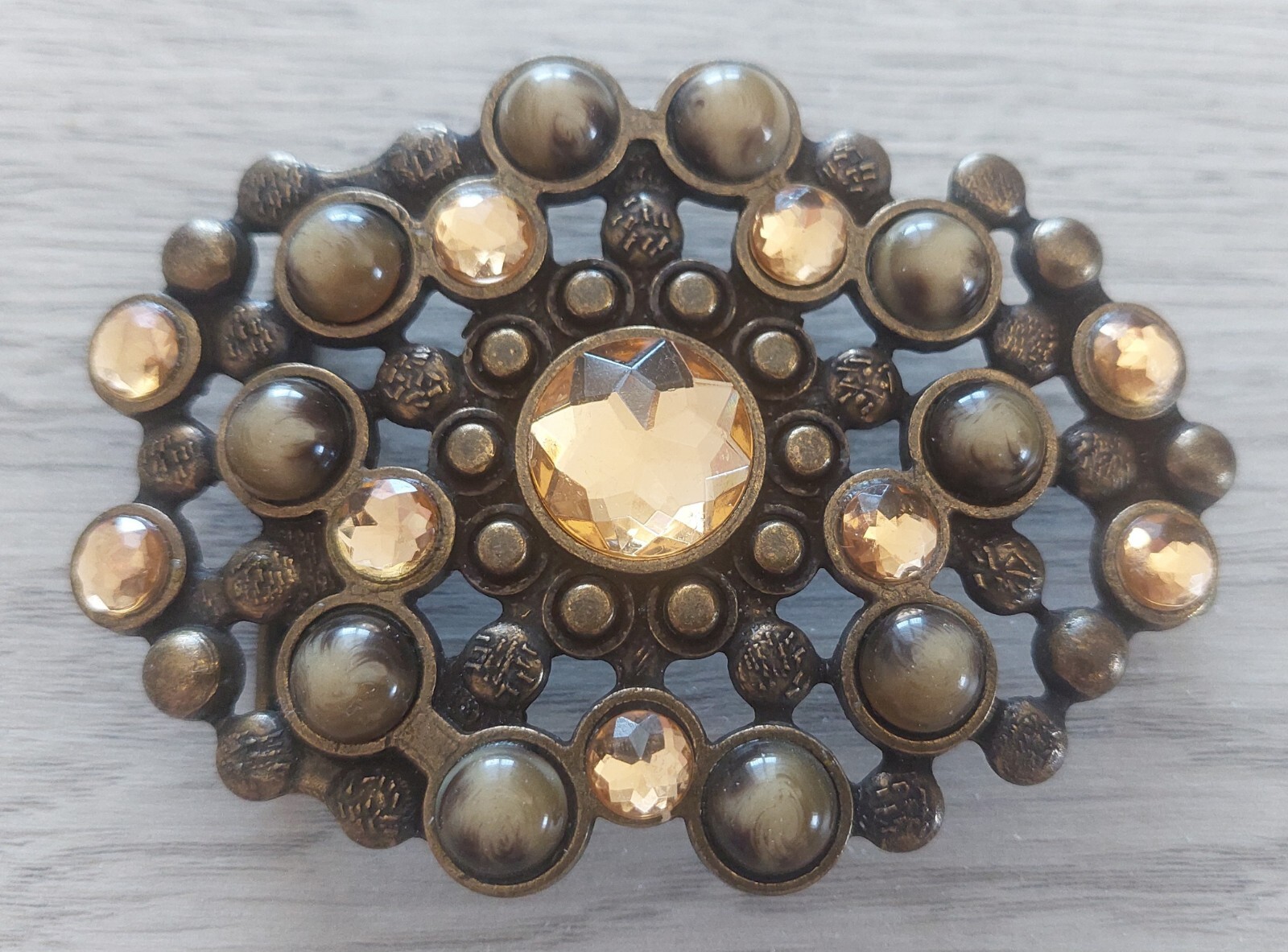 Women’s Belt Buckle, metal and crystals, size 9.7 x 6.8 cm/ 3.8 x 2.7 in, China