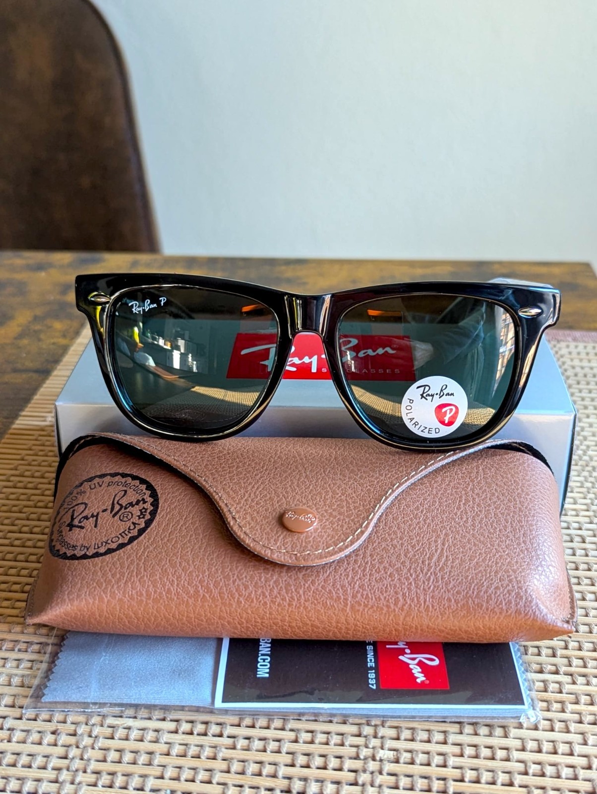 Ray-Ban Polarized Wayfarer Polished Black Unisex 54mm RB2140
