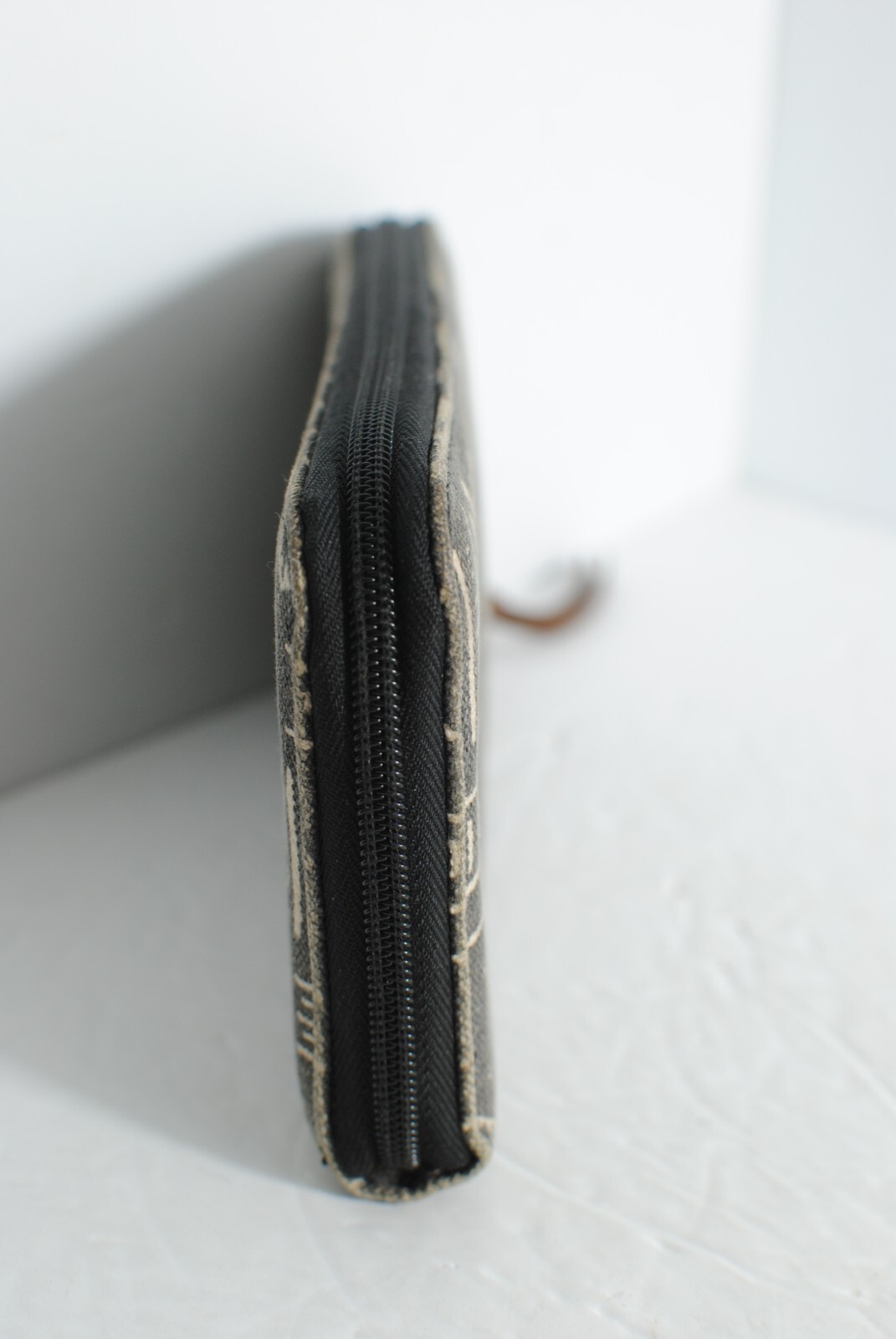 Billabong Zipper Wallet Clutch Grey Credit Card Holder 8.5 inches Long