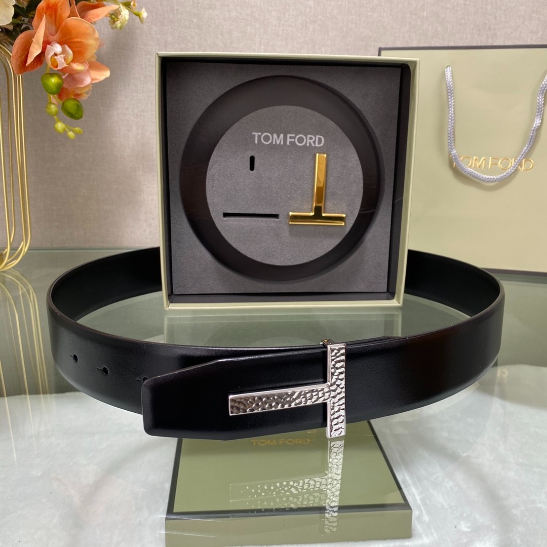 TOM FORD Reversible Black Leather T Logo Belt Men’s S.S. Buckle