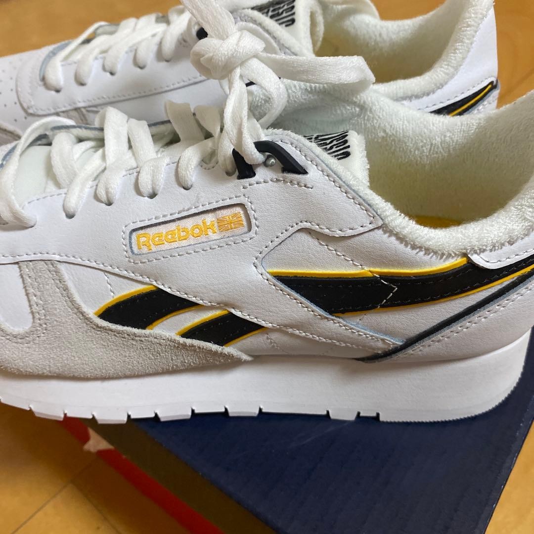 Reebok Men’s Leather Sneakers White/Grey 8US Low-Cut Used