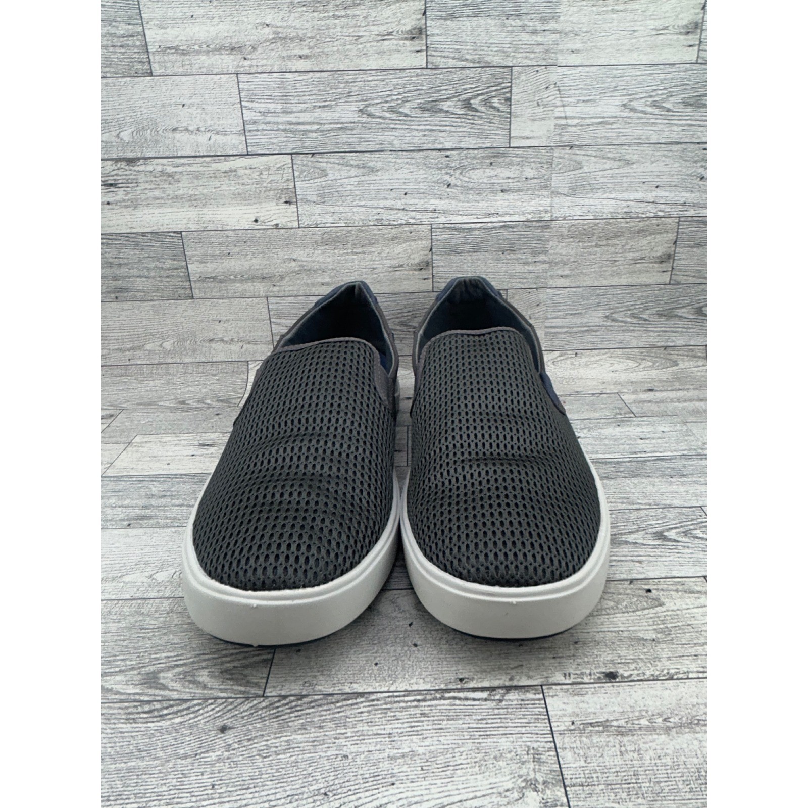 OluKai Lae’ahi Men Sz 10.5 Dark Grey Mesh Slip On Sneakers 10443-PVPV Pavement