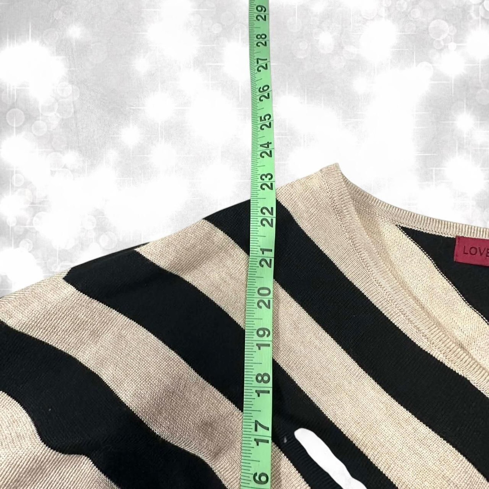 Preppy style chevron style 3/4 sleeve V-neck top