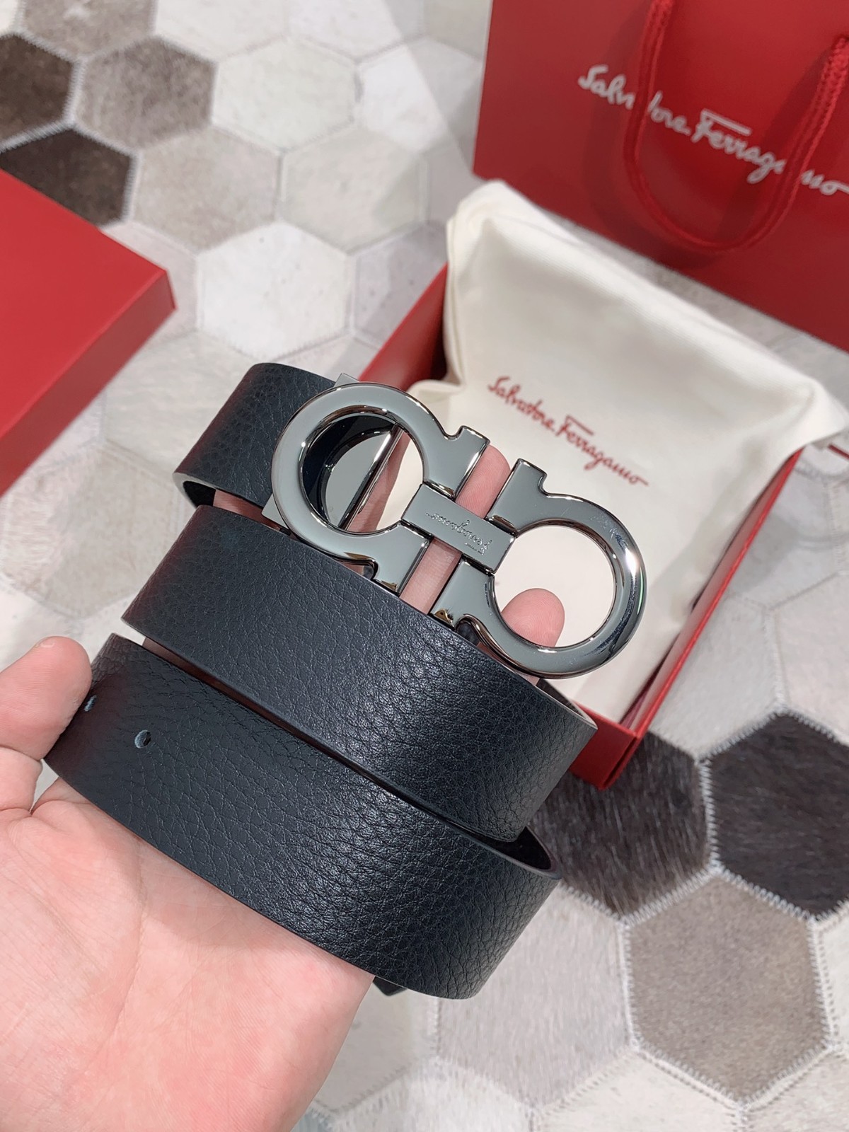 Salvatore Ferragamo Gancini Leather Belt Adjustable Buckle Luxury Designer Size