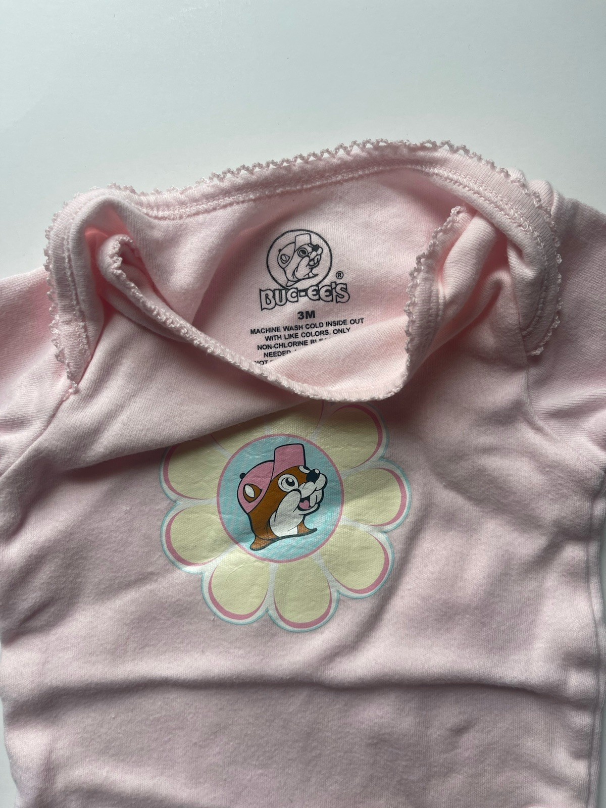 Buc-ee’s Unisex Baby Pink Logo Graphic Short Sleeve Snap Bodysuit, 3M