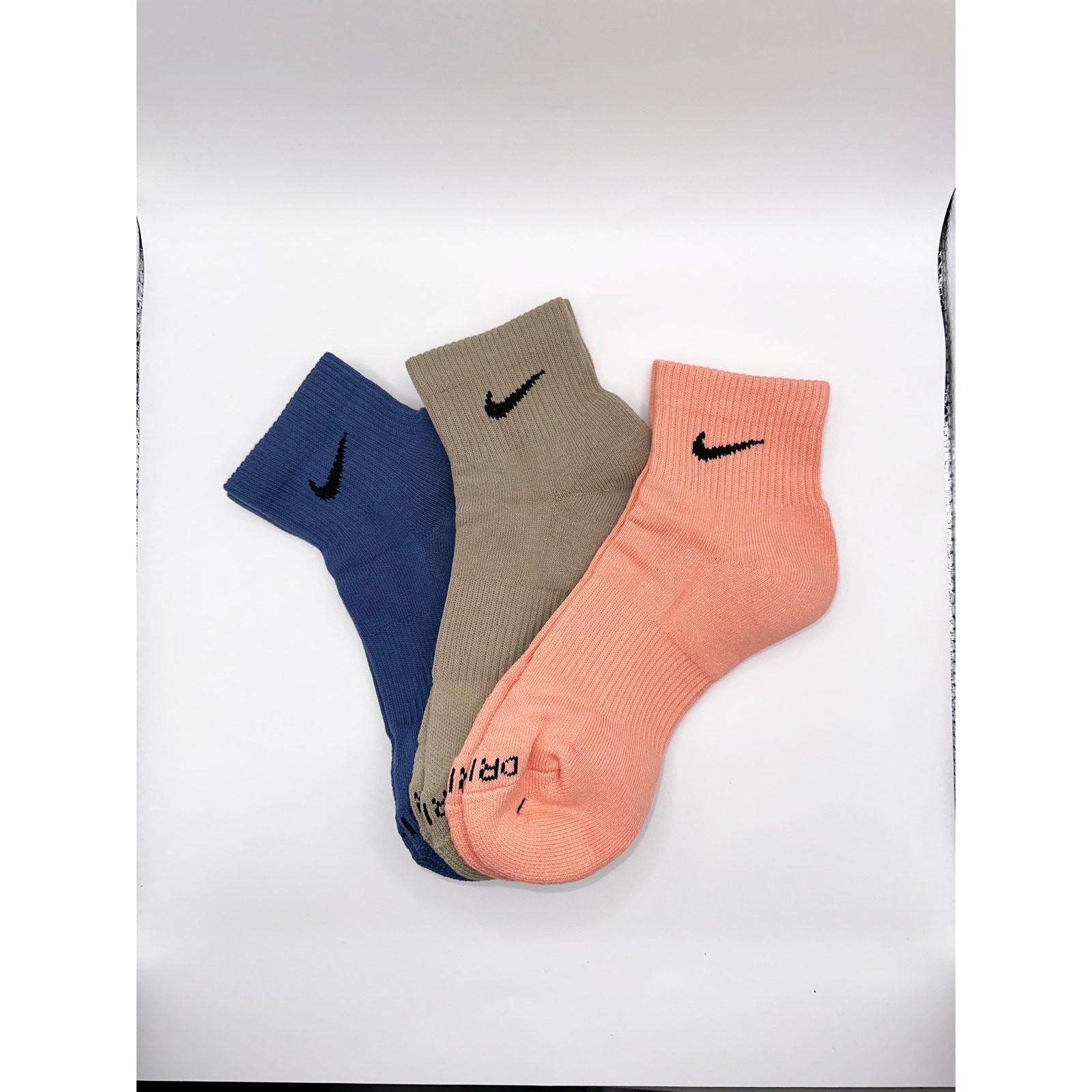 3 Pairs NWOT NIKE Plain Style Cotton Quarter Socks Dri Fit Size MEDIUM