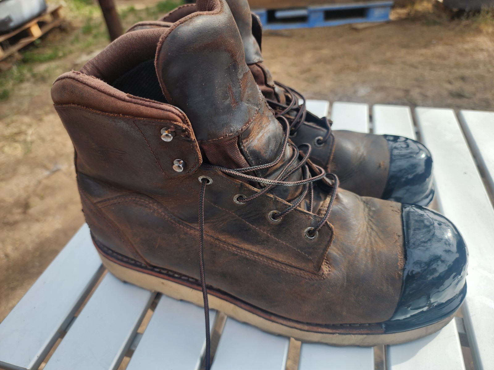 Red Wing Boots 2443 Mens 13 D Brown Leather steel Toe with tuff toe.