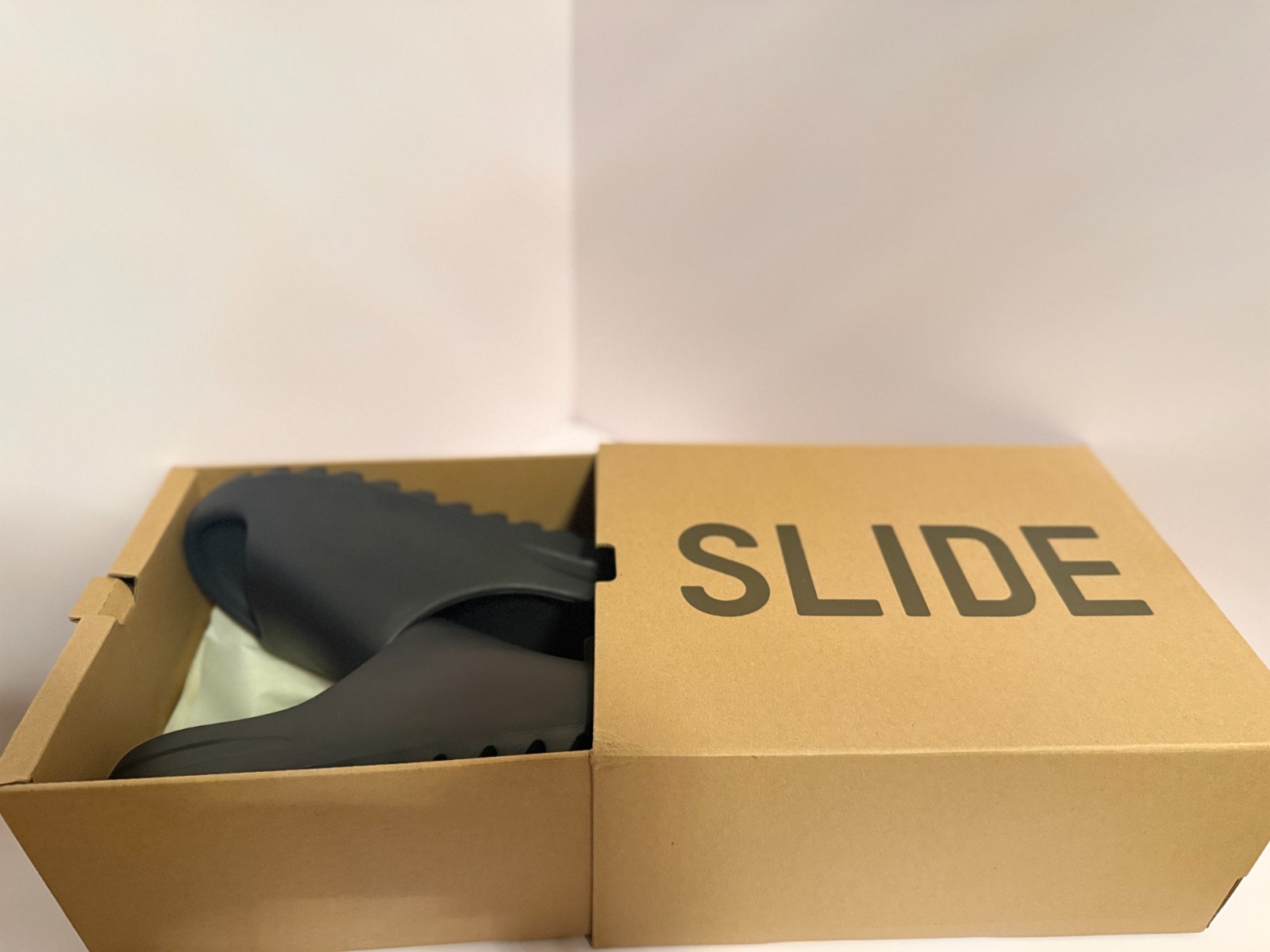 Adidas Yeezy Slide Onyx Size 8 (100% Authentic) HQ6448