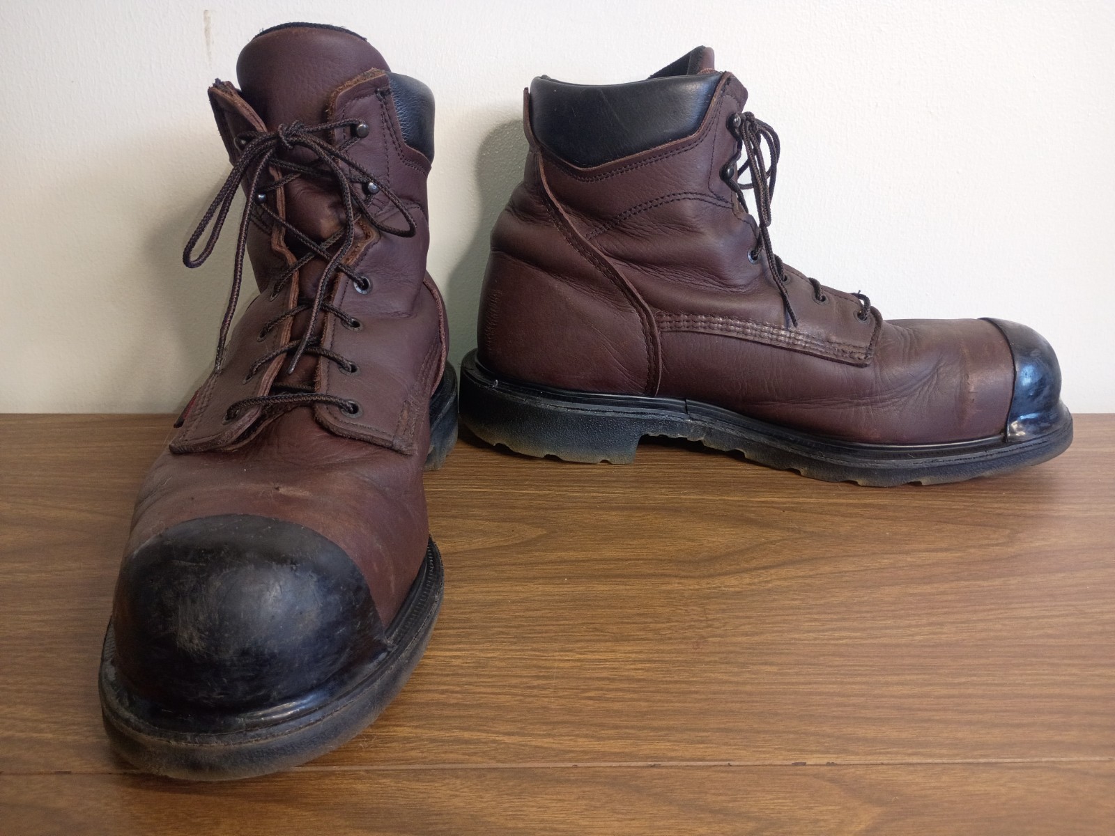 RED WING Sz. 14US/48EU 2240 SuperSole Safety Rated Work Boot w Tuff Toe App