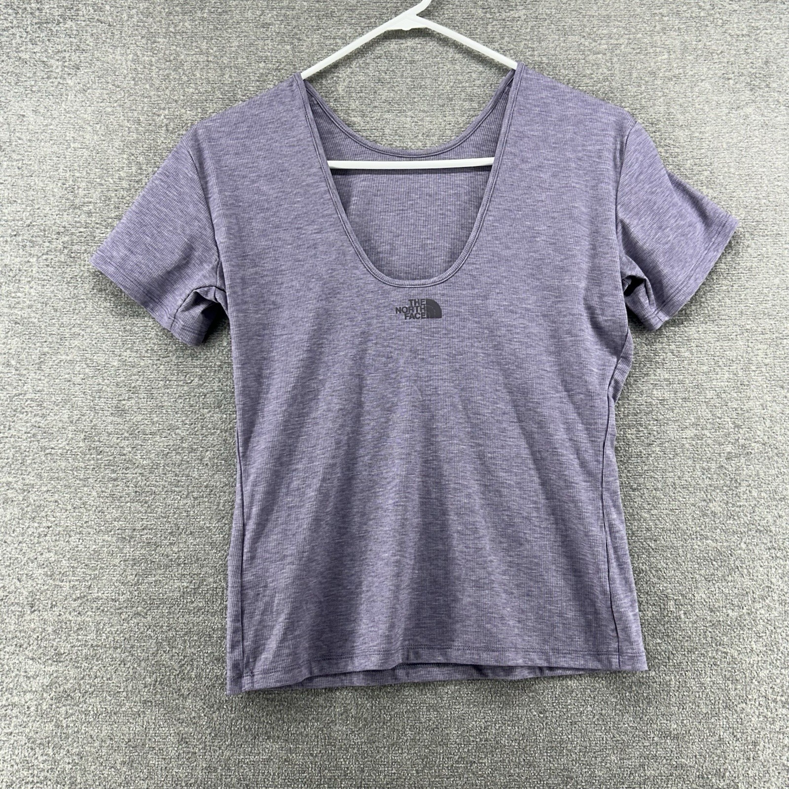 The North Face Strong Rib Tee Top Women Size Medium Slim Fit Light Purple Casual