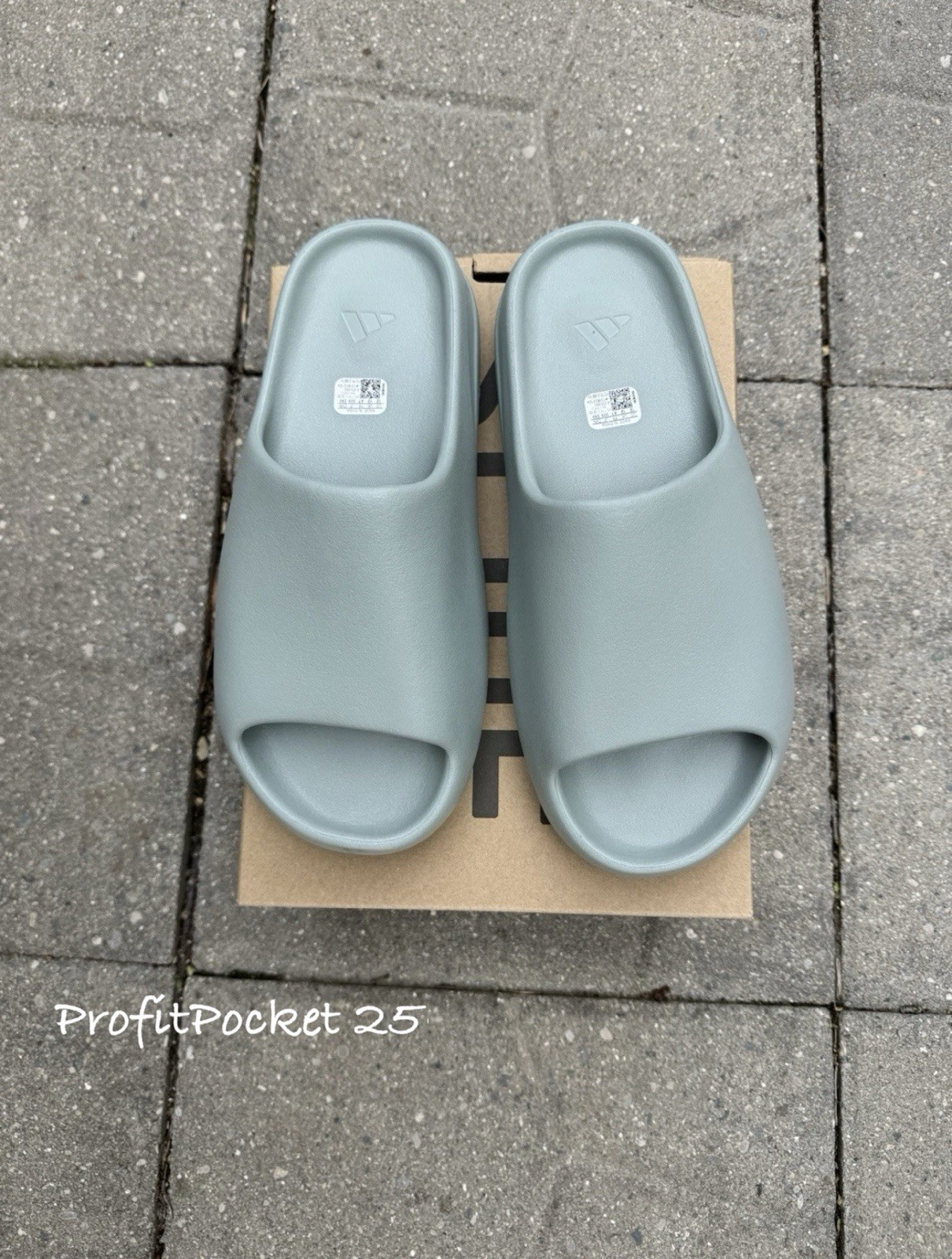 Yeezy Salt Sandal Slides Size 9