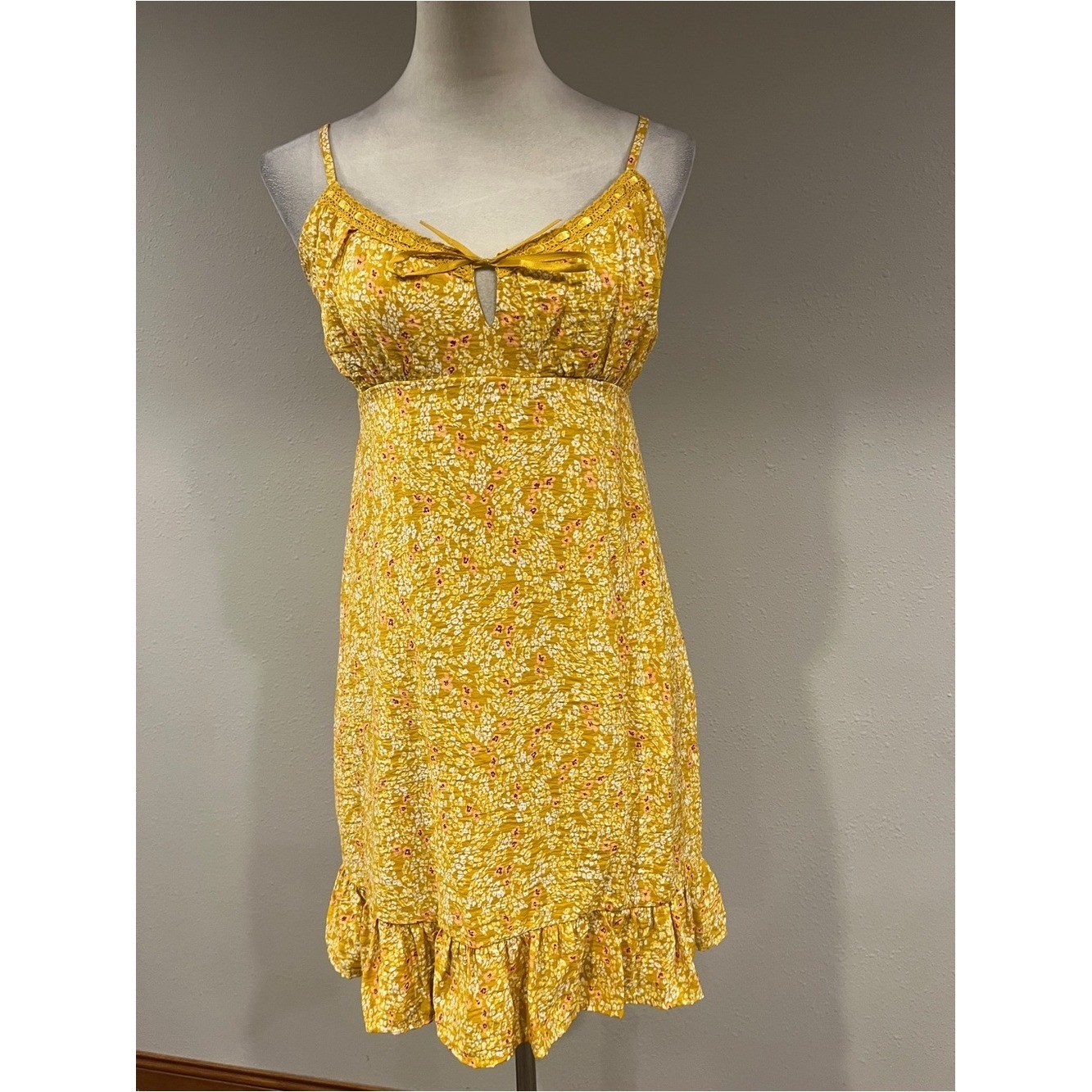 No Boundaries Yellow Floral Tie-Front Sundress size large
