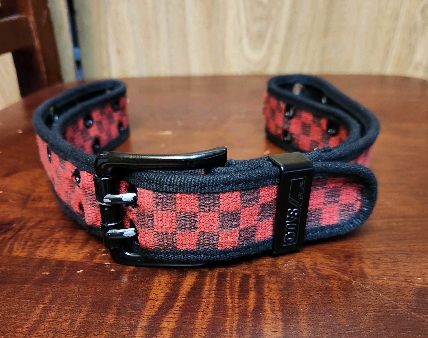 Vintage Y2K DVS Shoes Skateboarding Checkered Print Double Prong Belt Red Black