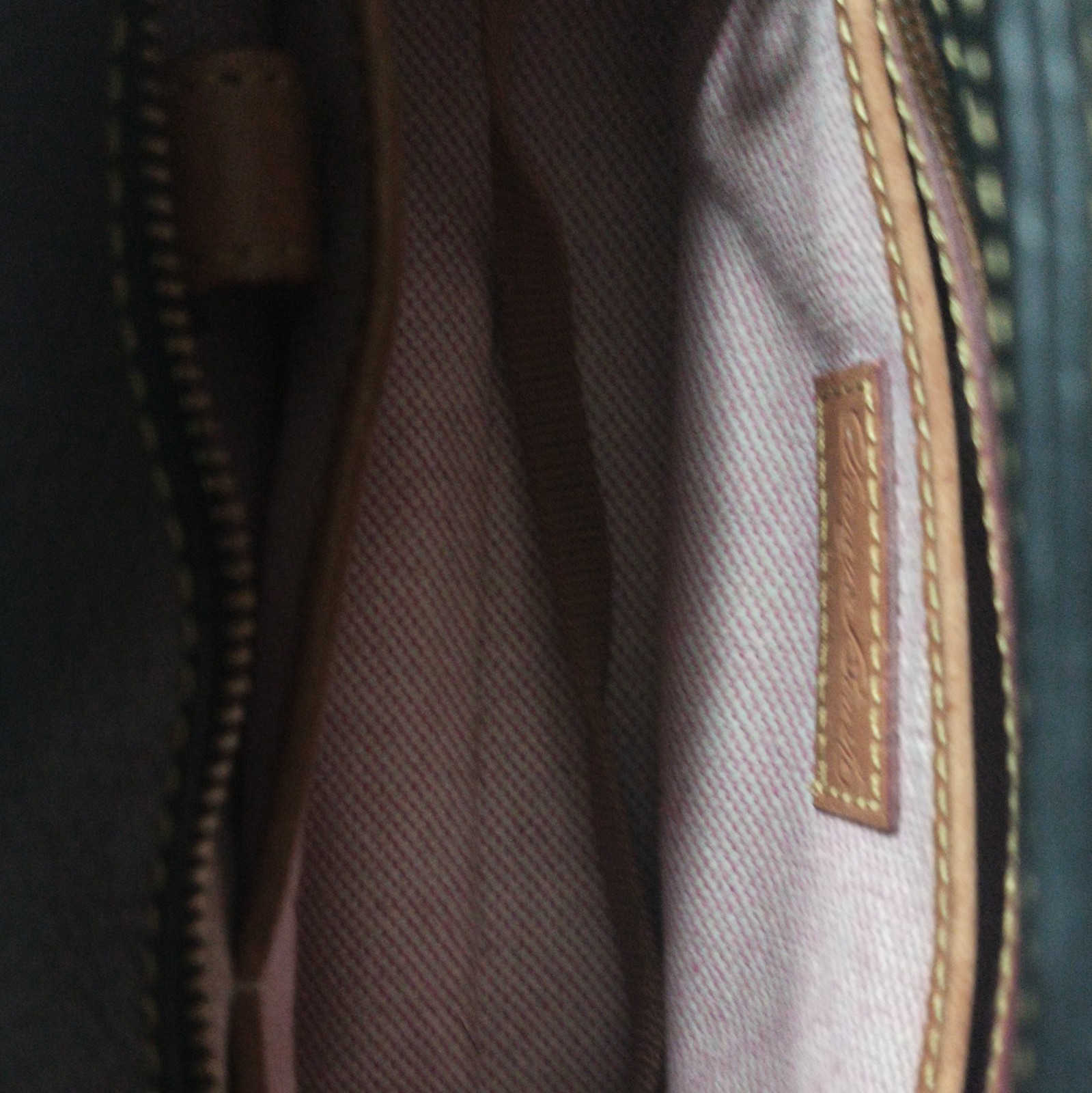 Dooney & Bourke Pebbled Satchel Top Handle Zip Buckle Detachable Strap