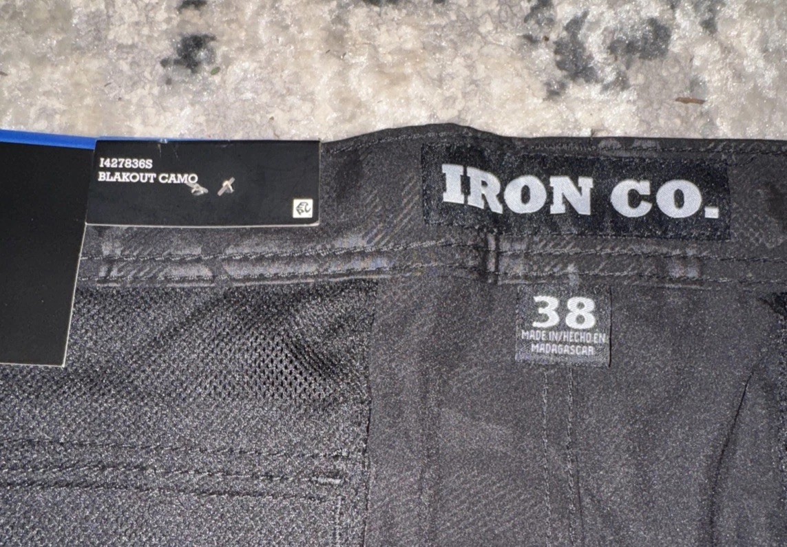 Iron Co. Belted Hybrid Cargo Shorts Blackout Camo Mens Size 38 New