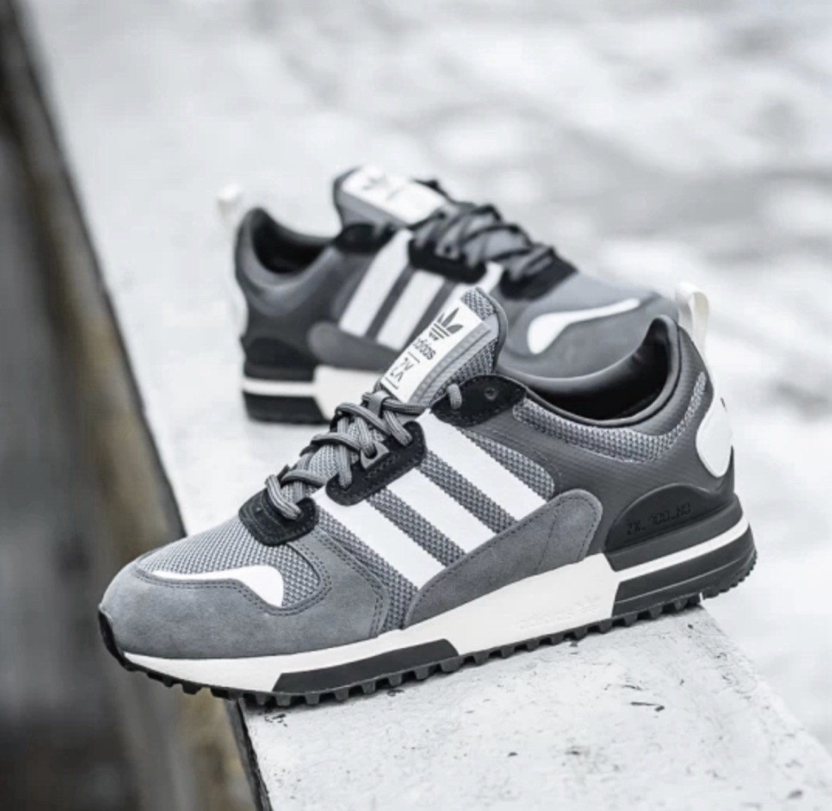 Adidas ZX 700 HD Men’s Athletic Shoes Gray Black Footwear Sneakers H01851 All Sz