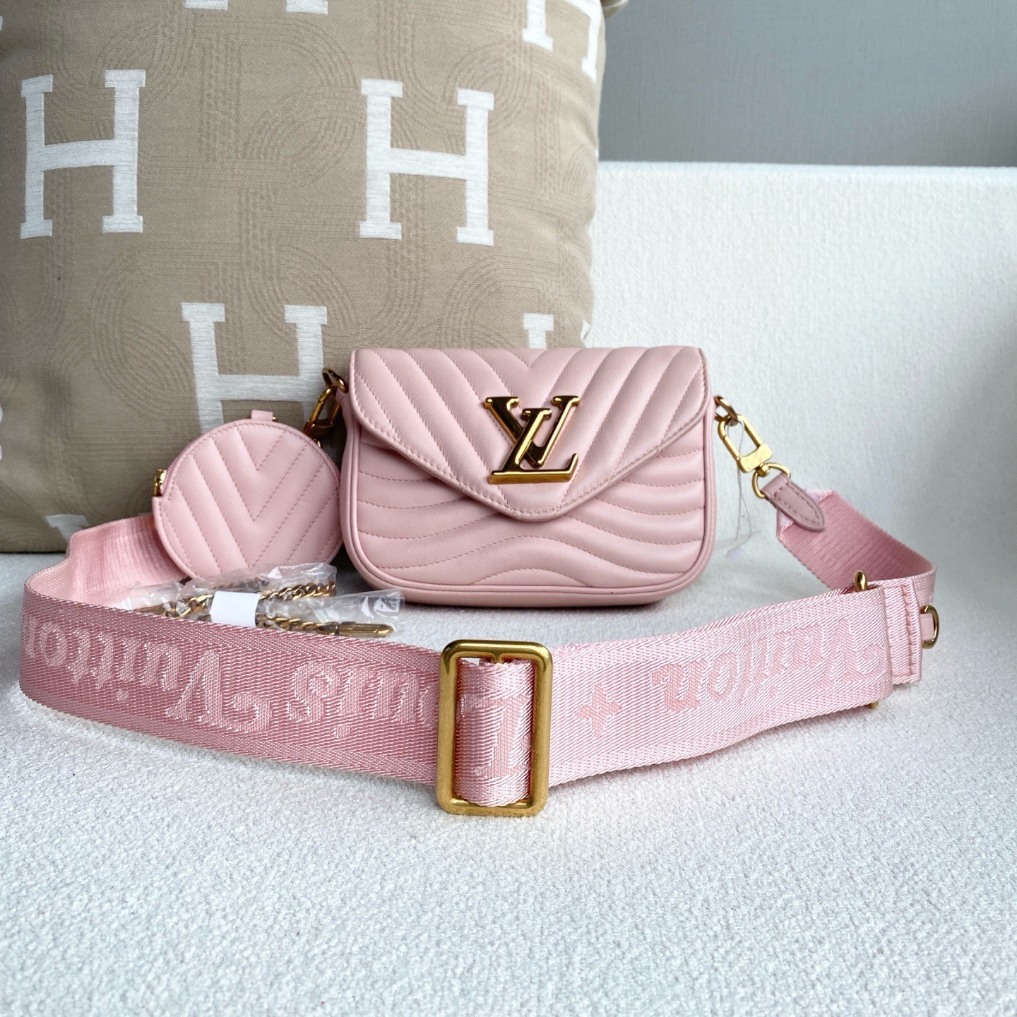 Louis Vuitton New Wave Multi Pochette, Sakura Pink Crossbody Bag, （18×13×5）cm