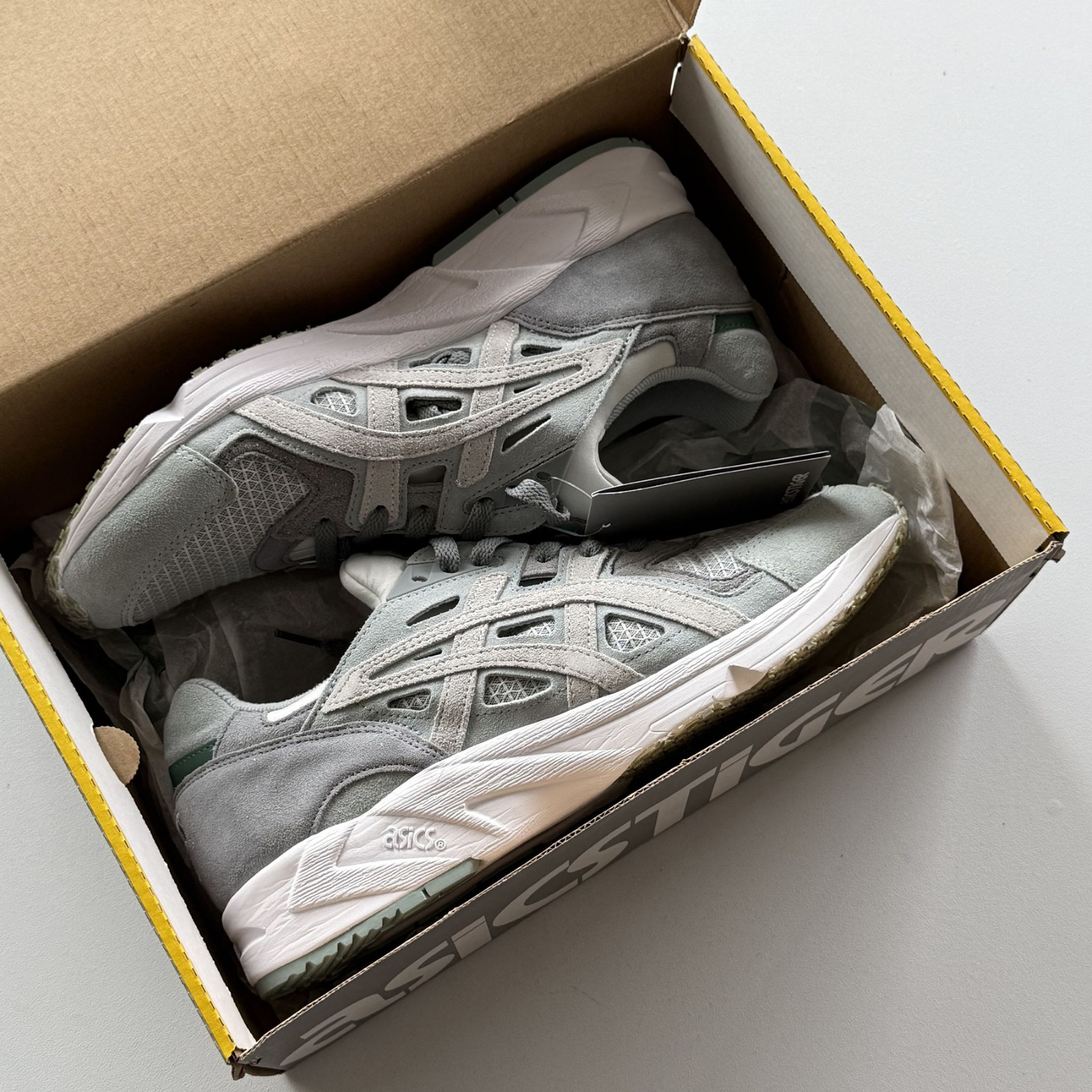 Size 10 – ASICS Gel DS Trainer OG Glacier Grey Brand New