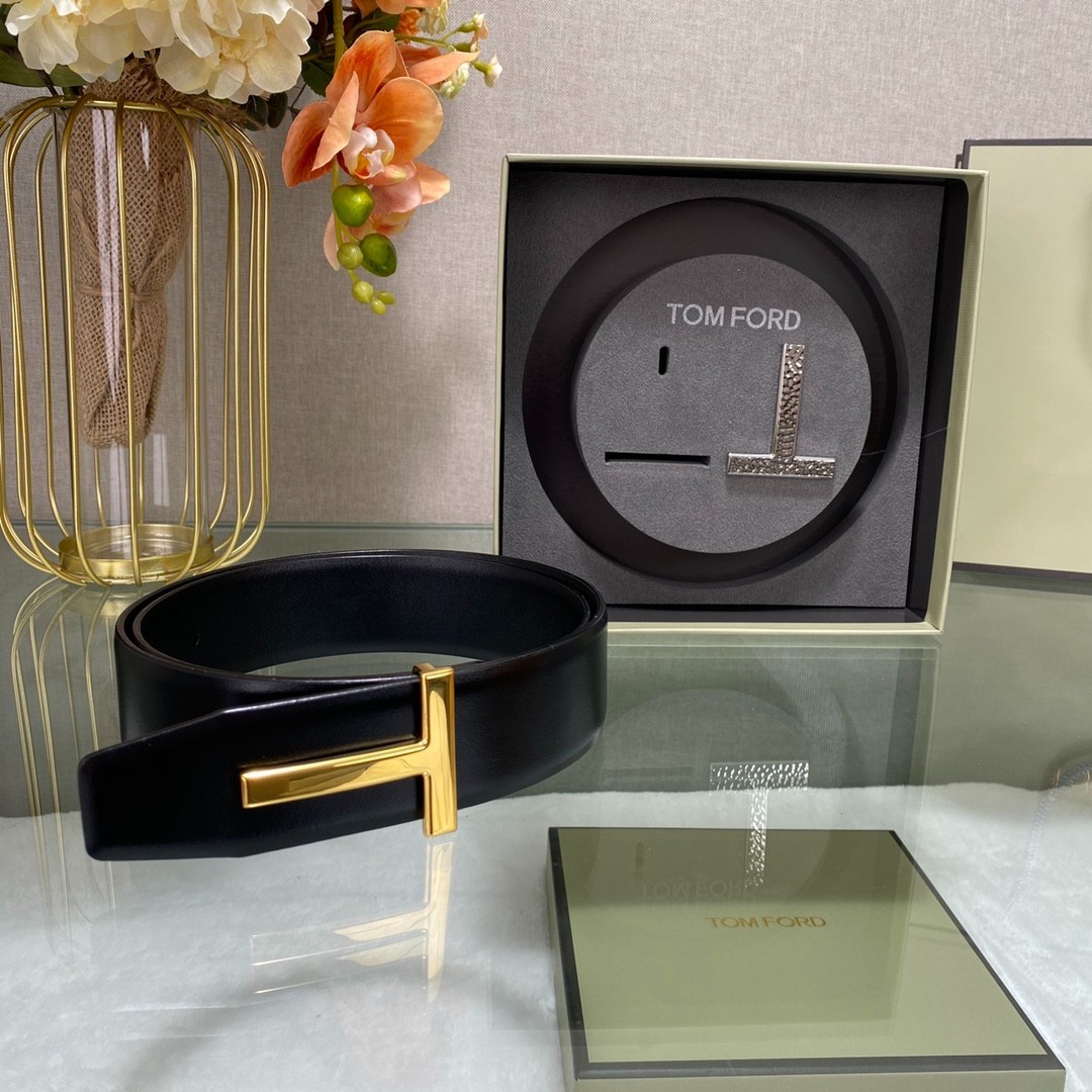 TOM FORD Reversible Black Leather T Logo Belt Men’s S.S. Buckle
