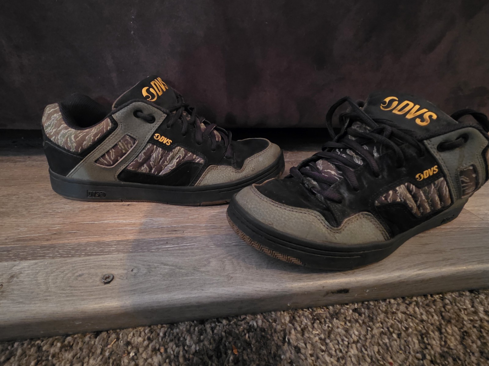 Men’s Size 9 – DVS Celsius SkateBoarding Shoes Camo Black Green Y2K