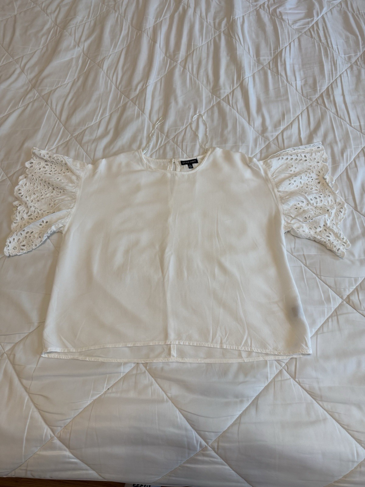 Style Envy Women Ivory Short Sleeve Blouse Size L 100% Rayon Soft 1.48