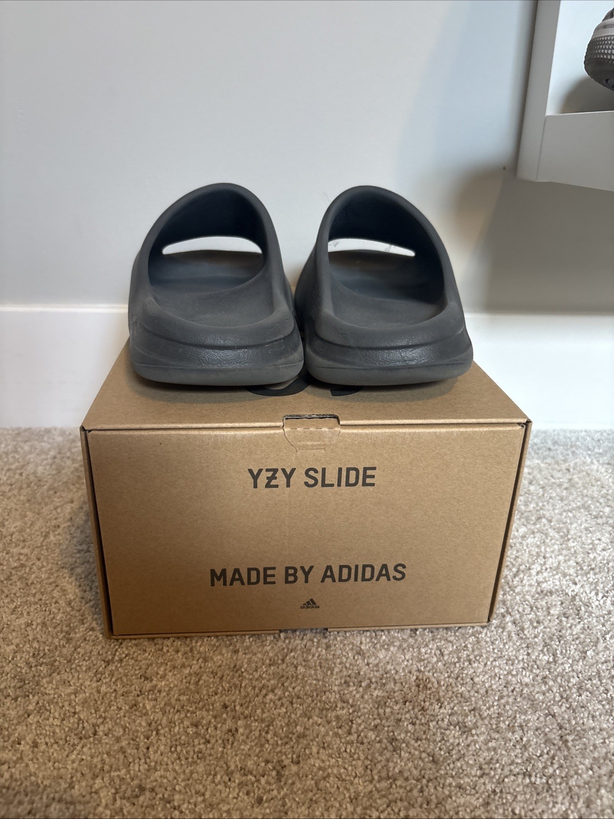OG adidas Yeezy Slide Onyx Size 9 Original Box Included